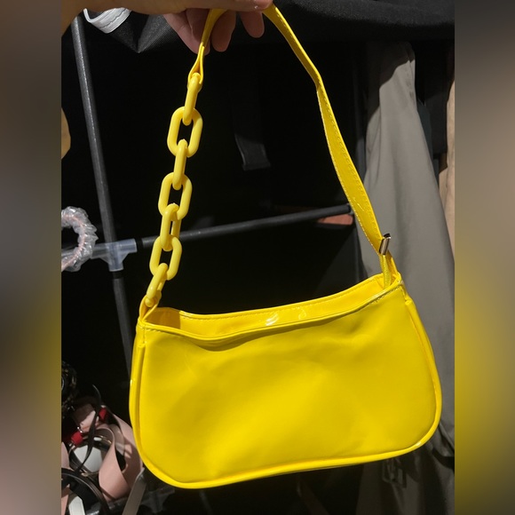 YELLOW PATENT SHOULDER BAG - Picture 2 of 4